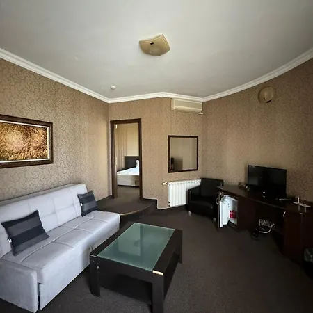 Hotel-restaurant Almond فندق