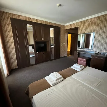 Hotel-restaurant Almond كارلوفو
