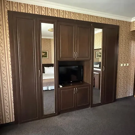 Hotel-restaurant Almond فندق