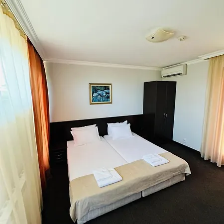 Hotel-restaurant Almond كارلوفو