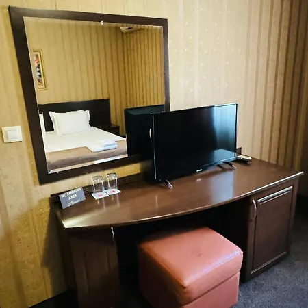 Hotel-restaurant Almond فندق 3*