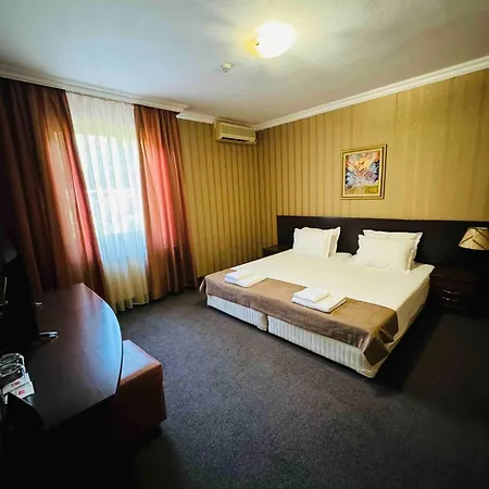 Отель Hotel-restaurant Almond Карлово