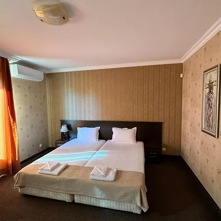Hotel-restaurant Almond فندق 3*