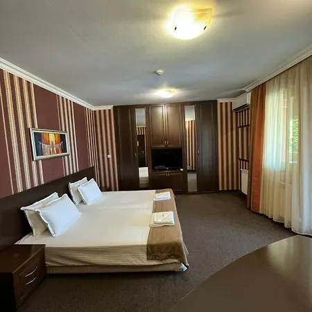 Hotel-restaurant Almond فندق
