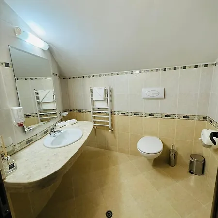 Hotel-restaurant Almond فندق 3*
