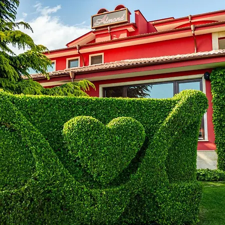 Hotel-restaurant Almond Отель 3*