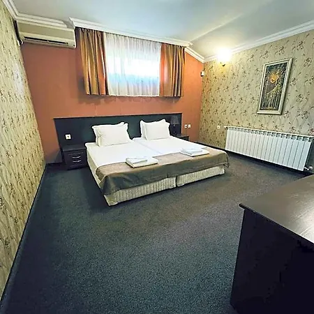 Отель Hotel-restaurant Almond