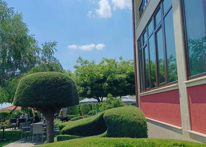 Hotel-restaurant Almond Otel 3*